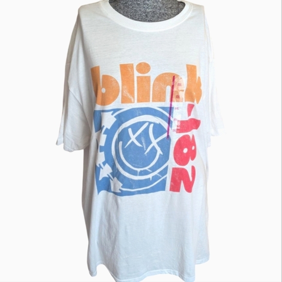 NWT Blink-182 Graphic Tee - All The Small Things (Like Tags) Attached! XXL - Picture 1 of 5